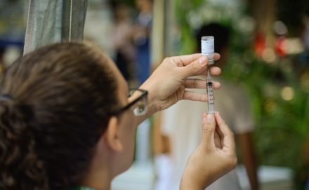 <?php bloginfo("name"); ?> - Incidência de VSR em crianças de até 2 anos está em queda, diz Fiocruz